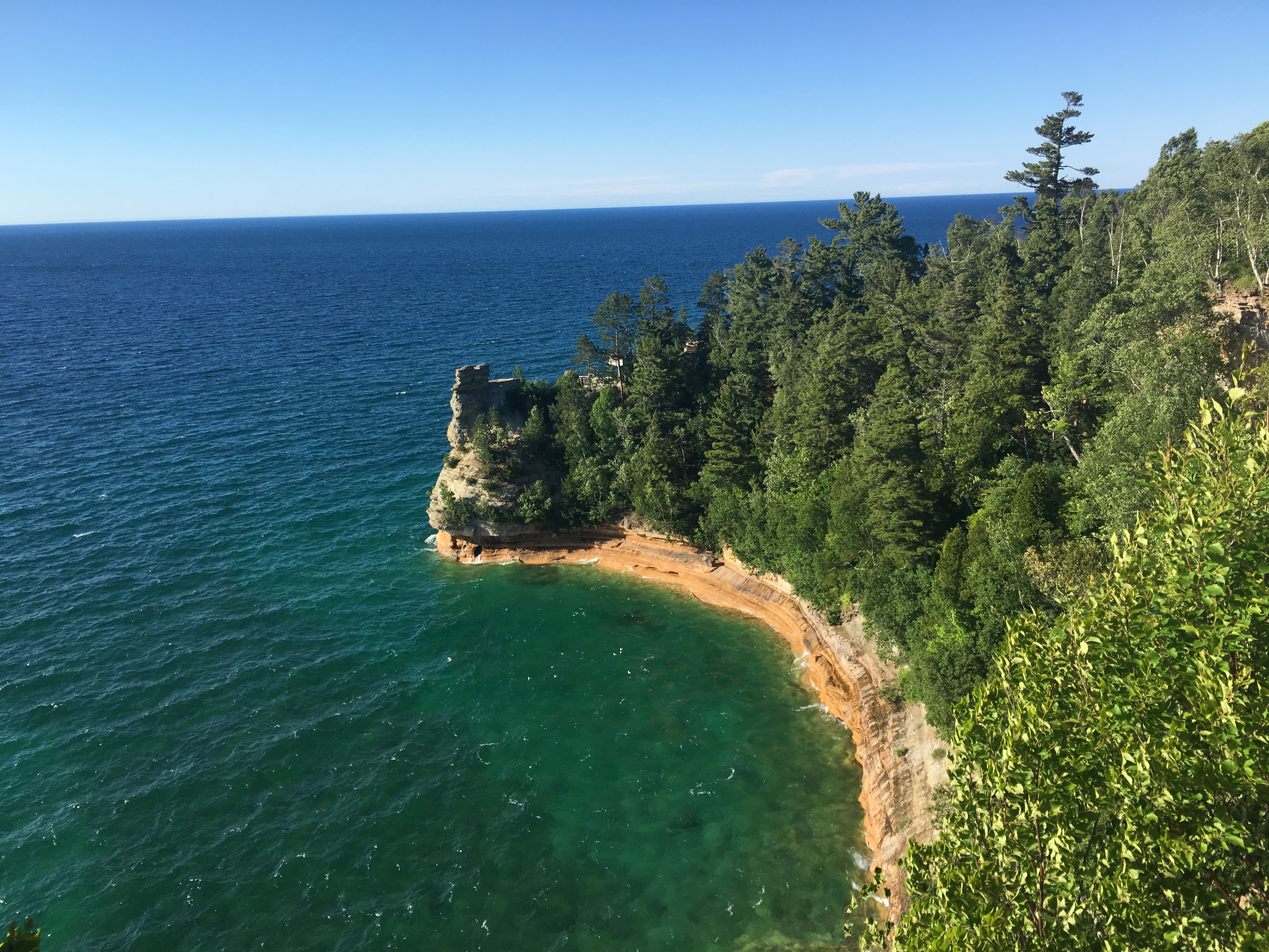 KAYAKING PICTURED ROCKS NATIONAL LAKESHORE