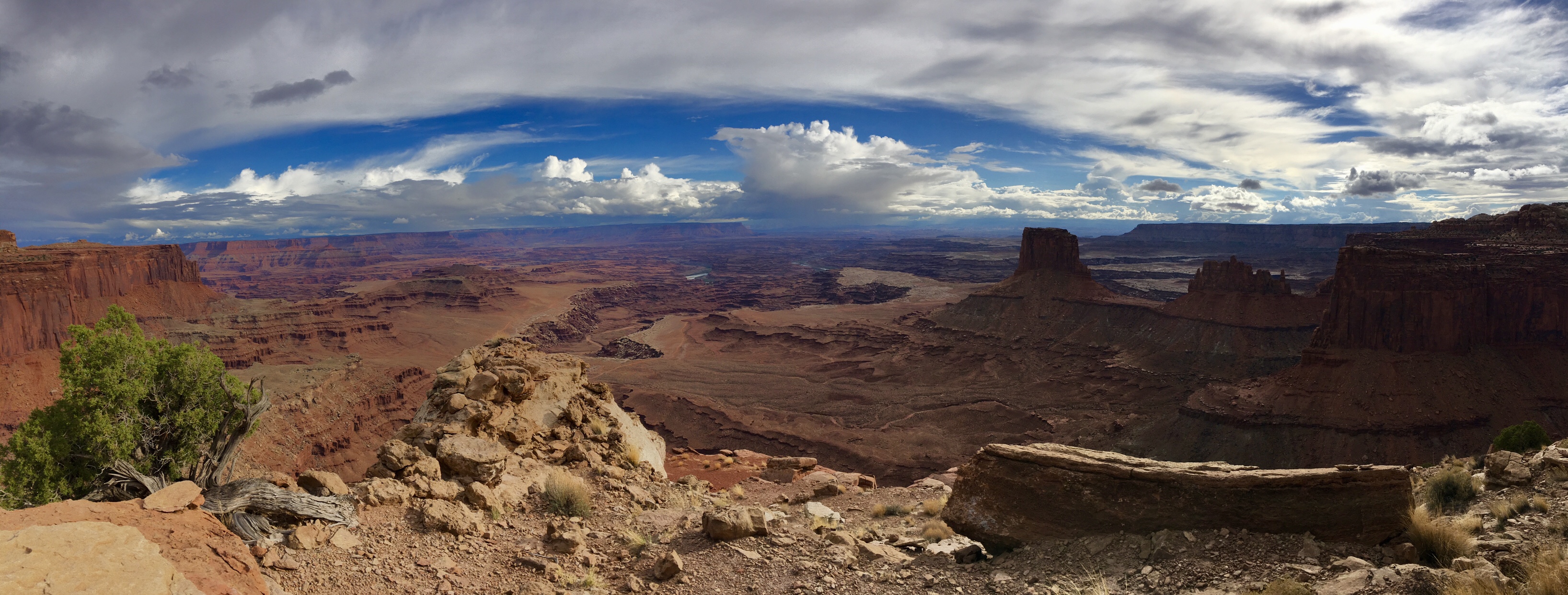 Hiking the Lathrop Trail in Canyonlands National Park